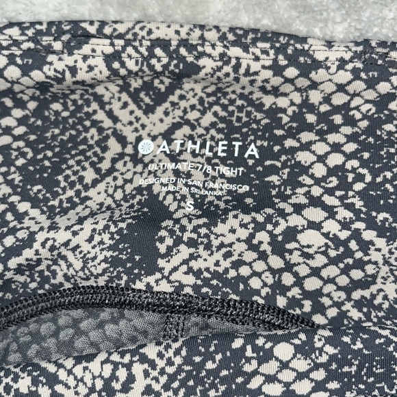 Athleta Ultimate Stash Pocket 7/8 - Picture 4 of 5